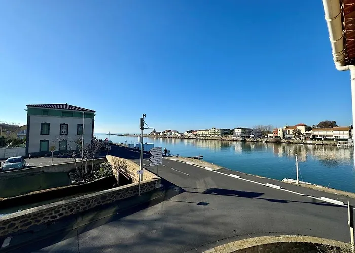 - D'agde Le Grau-dʼAgde